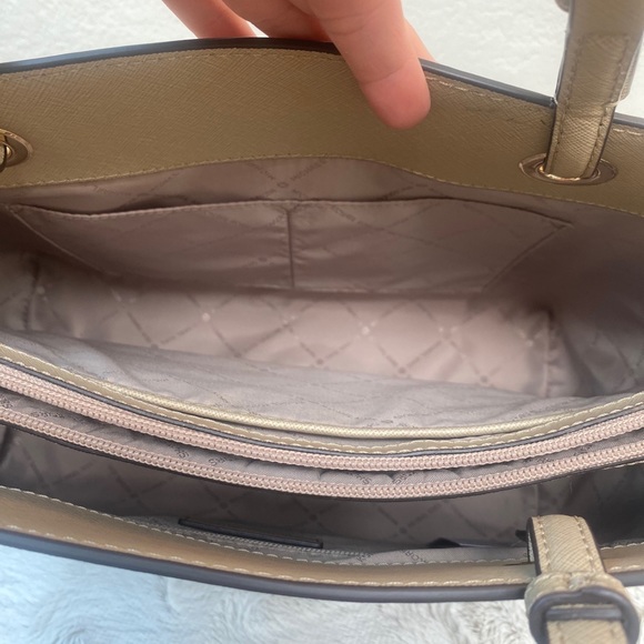 ✖️SOLD Michael Kors tote NWT - Picture 5 of 7